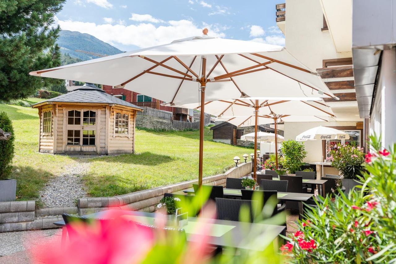 Hotel Alpenhof Unterbäch Exterior photo